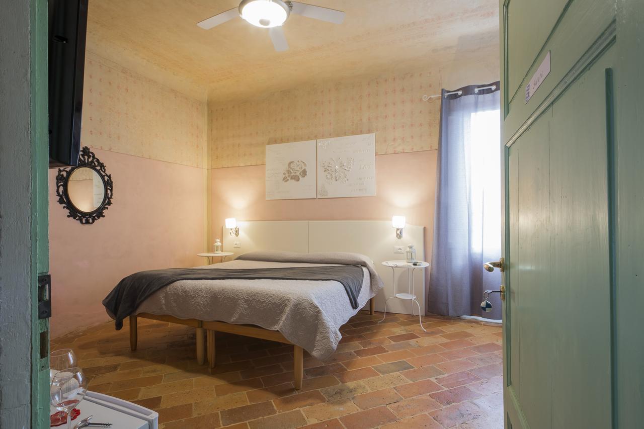 Villa Sant'Andrea Siena Room photo